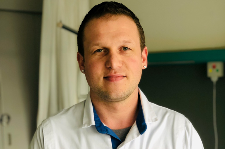 Van timmerman omgeschoold naar HBO-verpleegkundige